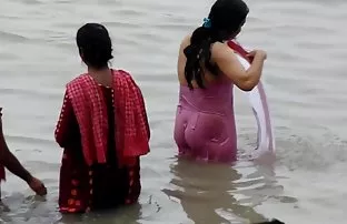 XXX ગળામાં અપરિપક્વ છોકરી ના મોઢા માં નાખી