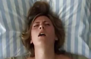 XXX હોમમેઇડ પોર્ન સાથે એક સુંદર છોકરી