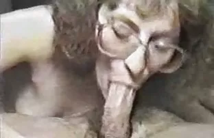 XXX પછી સ્નાન, આ કૂતરી ખેંચાય પર ડિક
