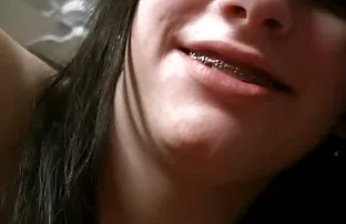 XXX આ છોકરી બોલ લે છે તેના કન્ત્ પર કેમેરા