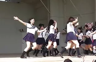 XXX વાહિયાત મોટા બોબલા વાળી મહિલા
