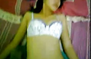 XXX ટ્રેનો શું ડબલ છોકરી ના મોઢા માં નાખી