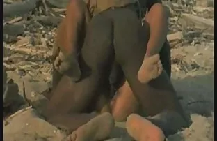 XXX વૂડ્સ મારફતે વૉકિંગ તોડવામાં એકદમ