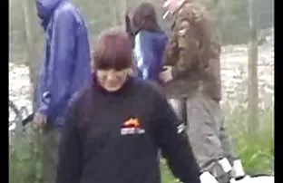 XXX Katia Fucks પોતાની આંગળીઓ સાથે સોફા પર