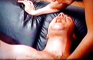 XXX Fucked સુંદર શ્યામા અને ઘટાડો વીર્ય ચહેરા