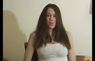 XXX ગર્લફ્રેન્ડ સાથે ચશ્મા sucks અને Fucks poterebit ભોસ ચુત