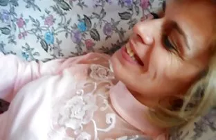 XXX યુવાન લેસ્બિયન્સ વ્યસ્ત રહે છે pussy અને ગુદા દ્વારા રમકડાં