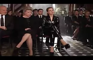 XXX પર મૂકી એક માસ્ક suck માટે ગાંડ પર કેમેરા