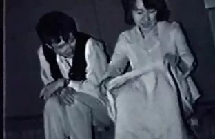 XXX લાઇટ સ્ટાર છોકરી ના મોઢા માં નાખી